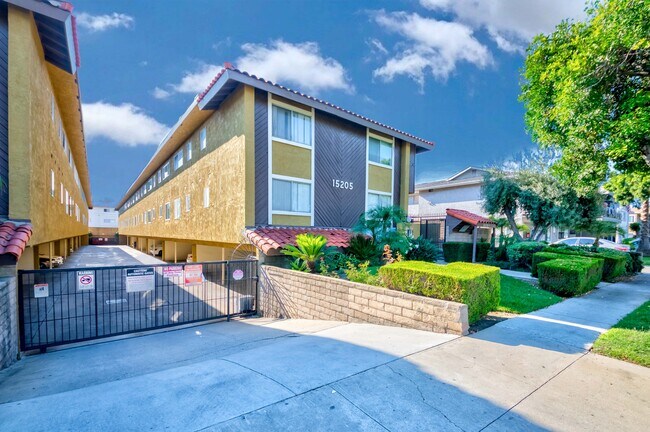 Photo - 15205 S Budlong Ave