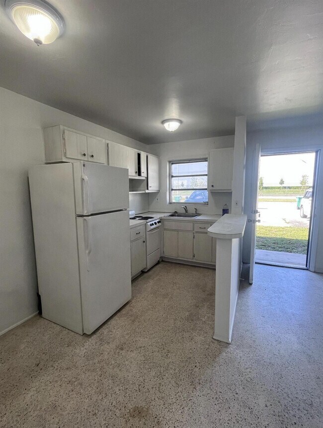 Photo - 598 Douglas Rd Unidad 3