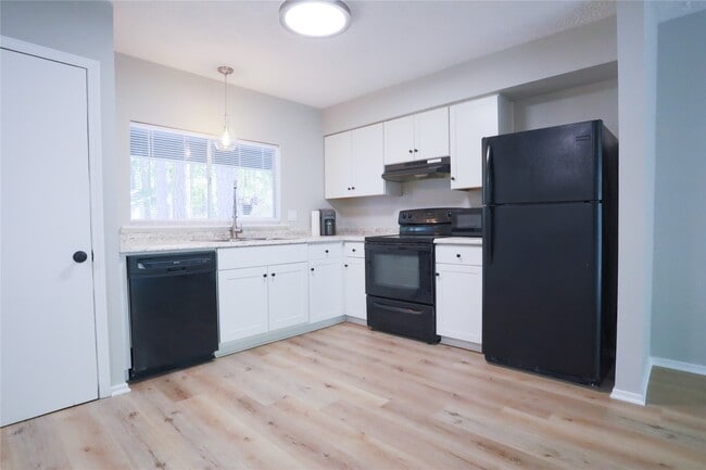 Photo - 2709 S Millbend Dr