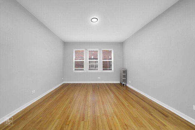 7028 S Clyde