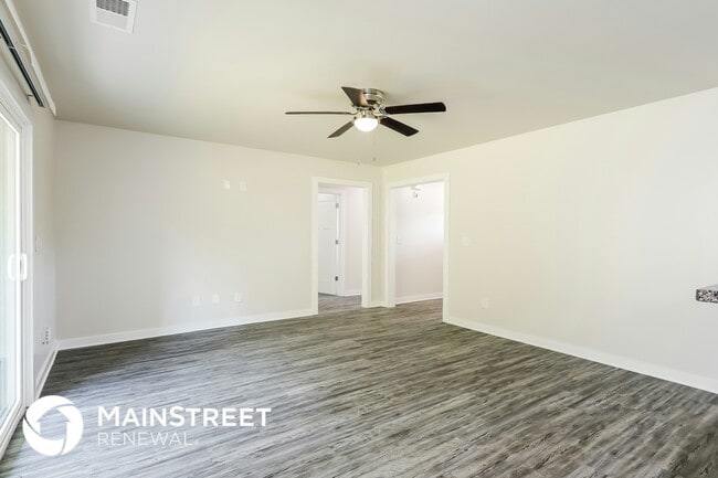 Photo - 1136 10th Way