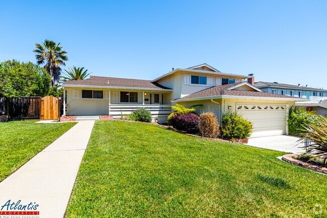 Building Photo - Beautiful Home | Remodeled Bathrooms | Cup...