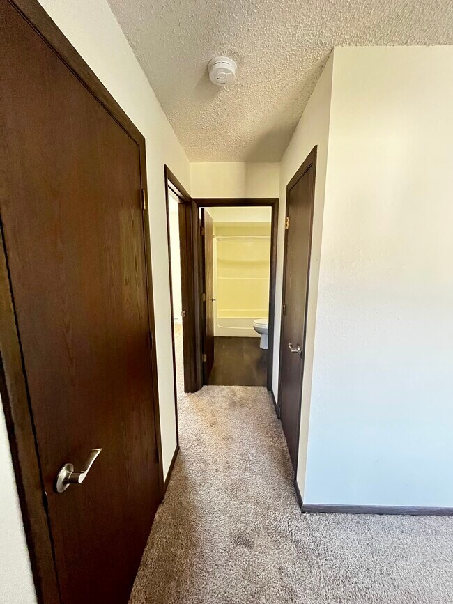 Photo - Park St Apartments Unit 5