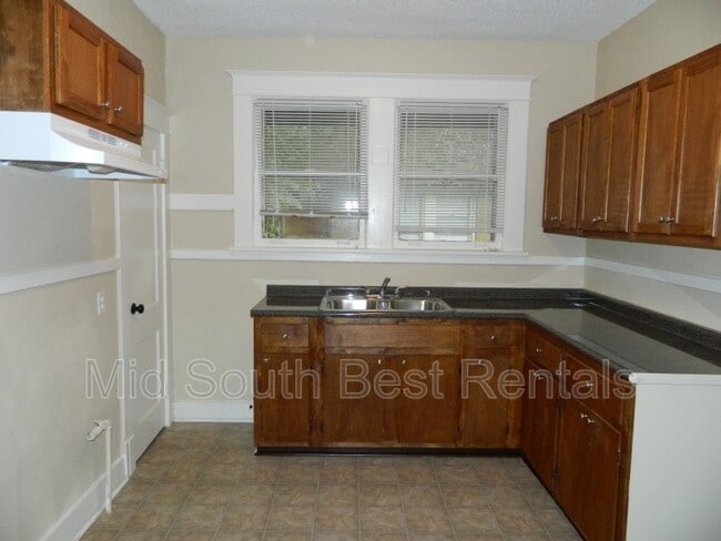 Photo - 961 N Willett St