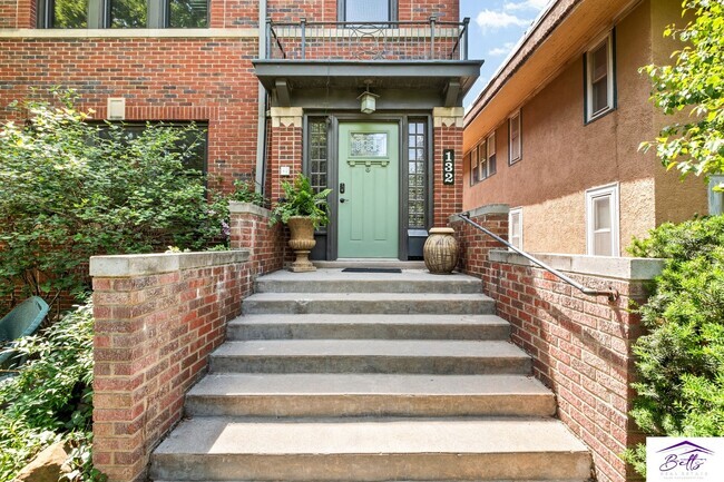 Building Photo - 132N33RD Unit 132 N 33RD 2 Rental