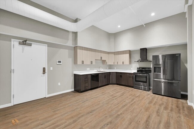 Photo - LUXURY APT IN DOWNTOWN CHAMPAIGN! STUNNING 1 BED W/ MODERN AMENITIES Unit Neil Street Spritzer - #203