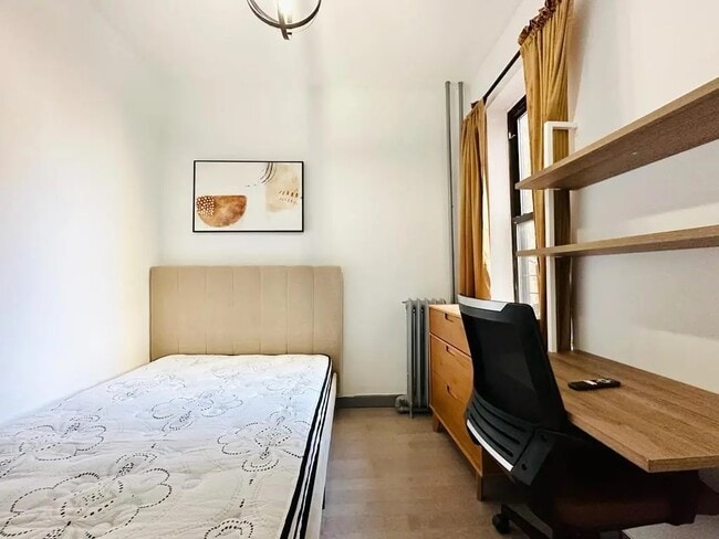 Photo - Furnished room/NOT APARTMENT Unit 2F