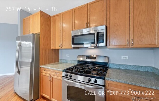 Photo - 757 W 14th St