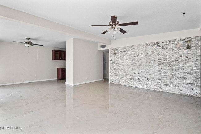 Photo - 10009 Jamaica St