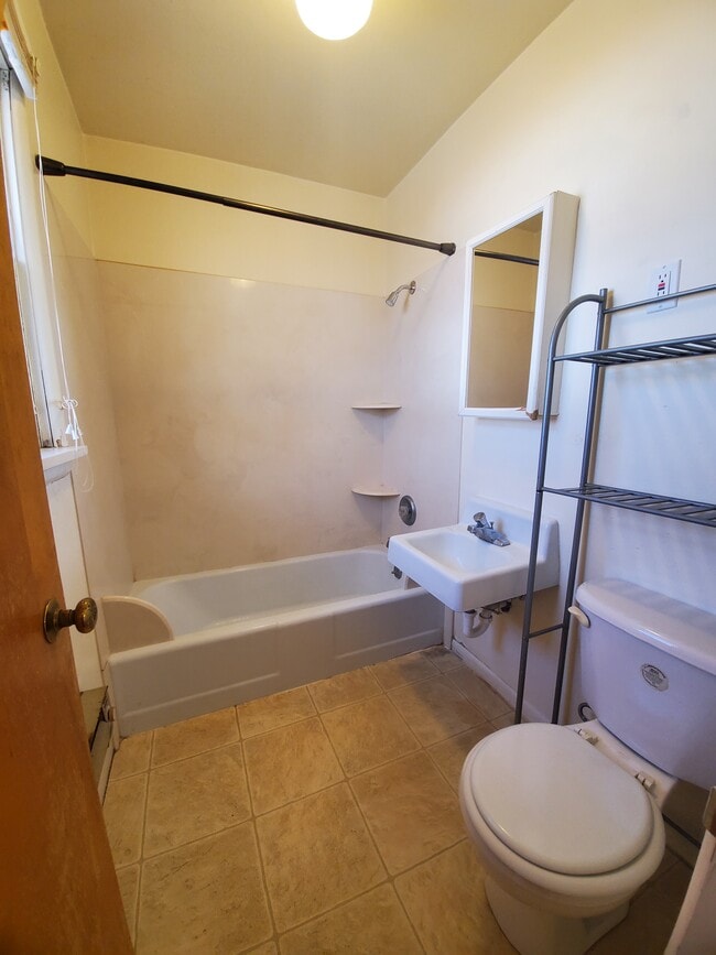 Photo - Burton 6-Plex Unit 3