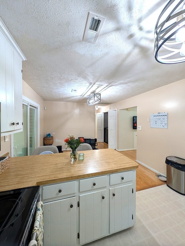 Photo - 5212 Hickory Fork Rd
