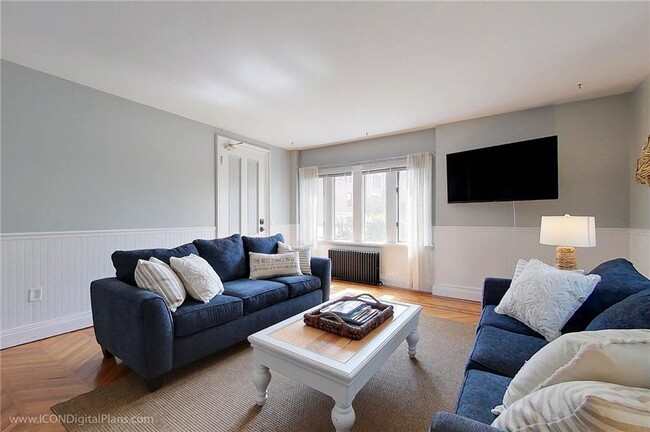 Building Photo - 28 W Narragansett Ave Unit 1 Rental
