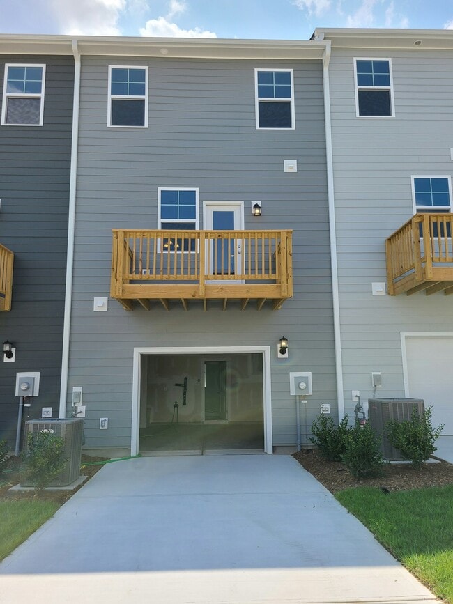 Photo - 5916 Kayton St