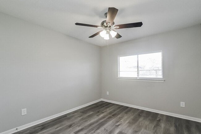 Photo - 4923 Bayboro Park Dr