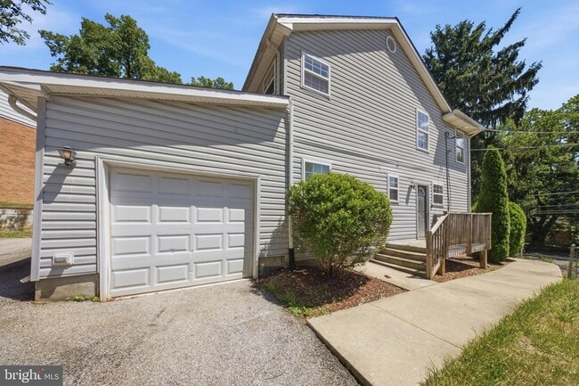 Photo - 7611 Temple Hill Rd