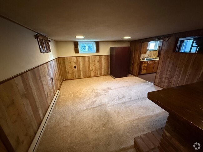Building Photo - 58 Beecher St Unit A Rental