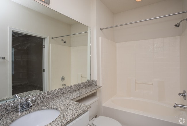 2BR, 2BA - 1,463 SF
