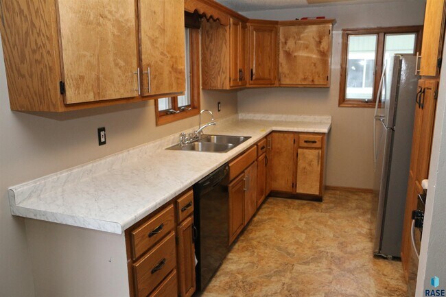 Photo - 925 S Harrington Ave