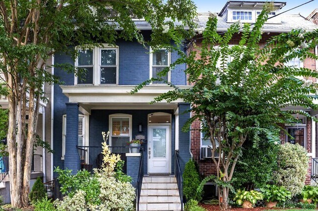 Photo - 2926 12th St NE