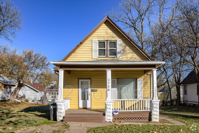 Building Photo - 3724 Grand Ave Rental