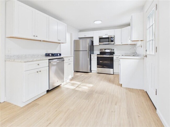 4 Cynthia Dr