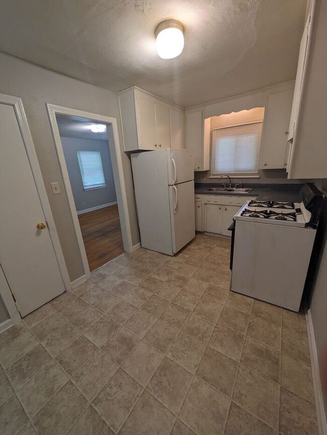 Photo - 2BD/1BA Unit in HIckory