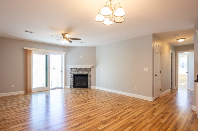 Photo - 13 Gray Coach Ln Unit 1315