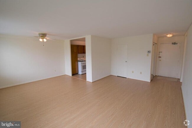 Building Photo - 6641 Wakefield Dr Unit 214 Rental