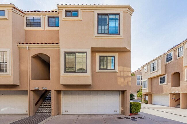 Photo - 815 W 15th St