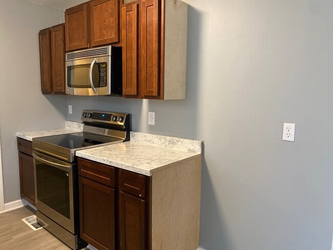 Photo - 87 Hillshire Dr