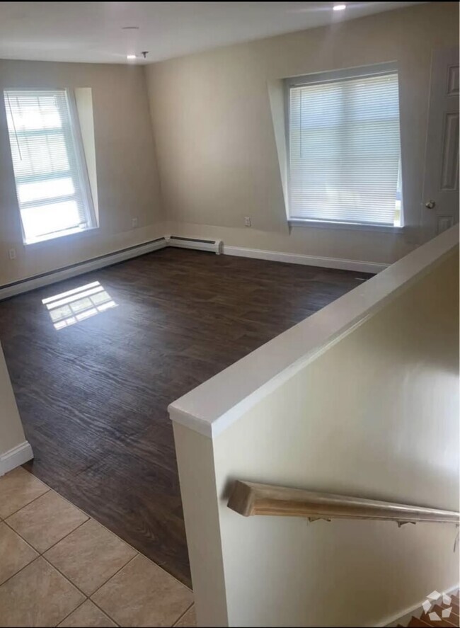 Building Photo - 15 Webster St Unit 3 Rental