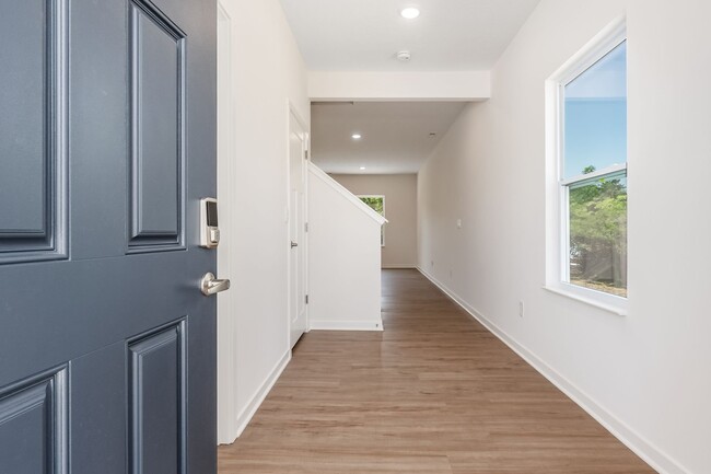 Photo - 2787 Horsham Dr