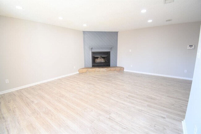 Photo - 3 Bedroom, 2 Bathroom Home-Pets Allowed