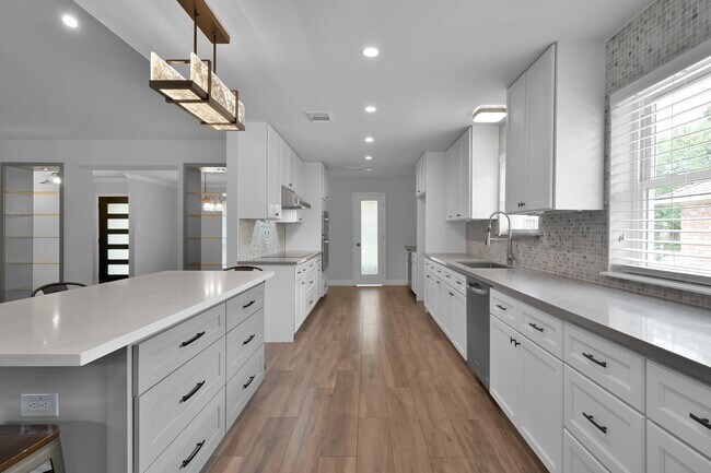 Photo - 2806 Triway Ln