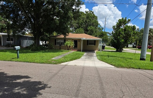 Building Photo - 803 N Gomez Ave Rental