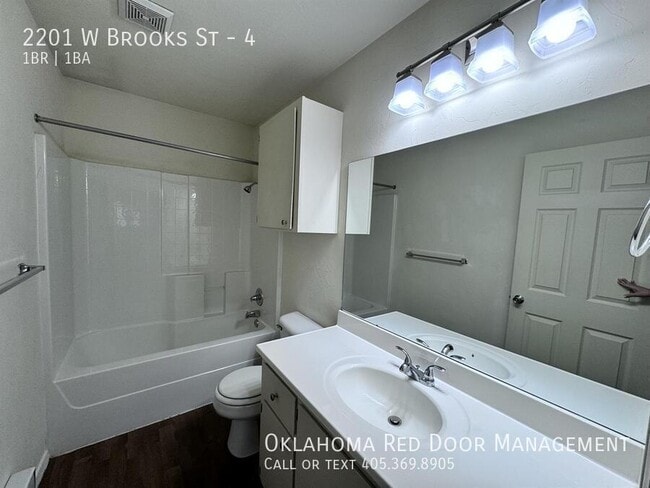 Photo - 2201 W Brooks St Unit 4