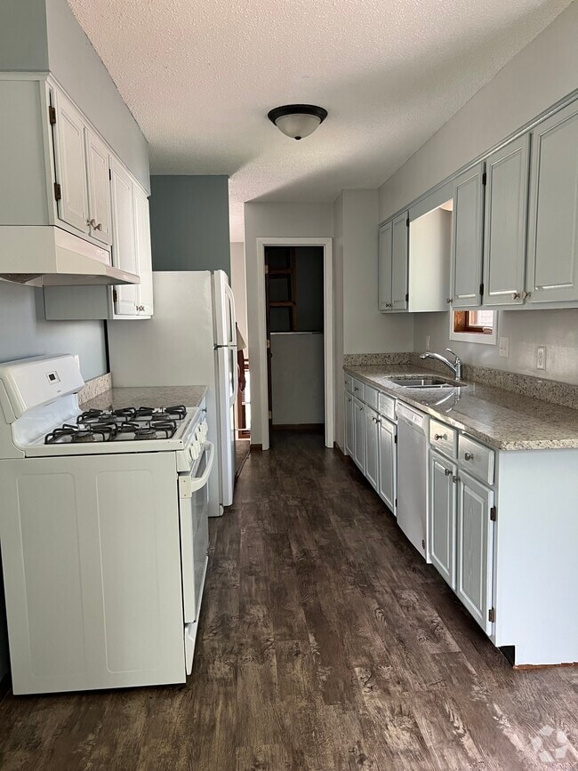 Building Photo - 2054 Kings Rd Unit 2054 Rental