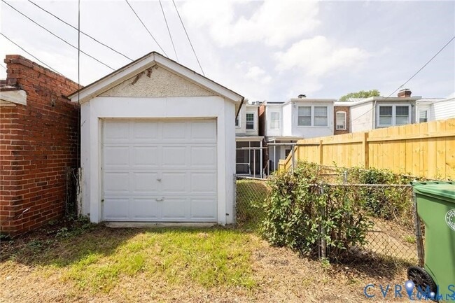 Photo - 2302 Maplewood Ave