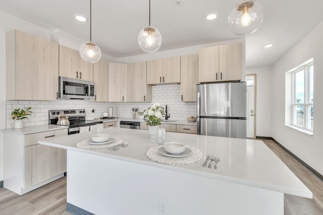 Building Photo - Broadway-Monona, LLC Rental