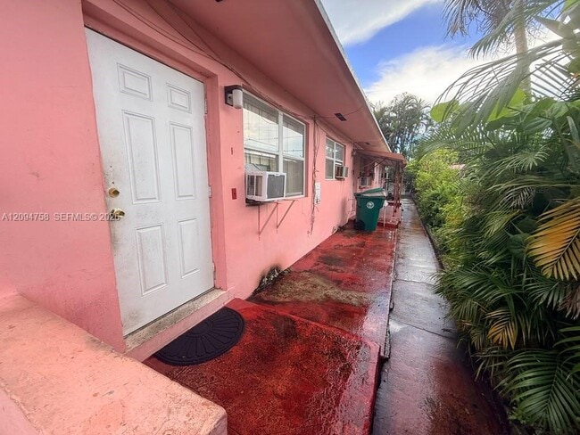 3070 NW 20th St Unidad 2
