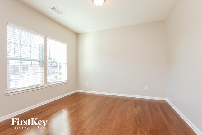 Photo - 7836 Oakfield Grove