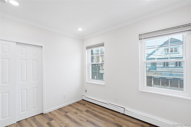 Photo - 21-29 Audrey Ave Unit D