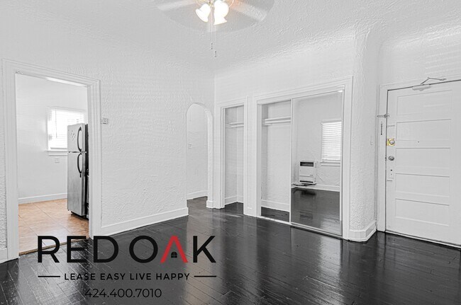 Building Photo - 206 S Coronado St Rental