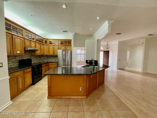 Photo - 2127 Forest Gate Dr W