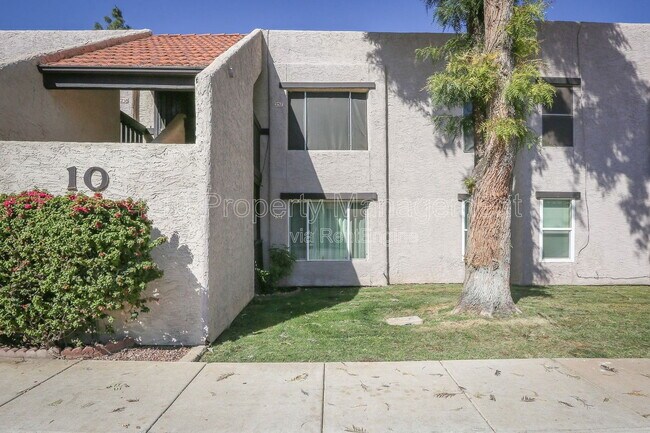 Building Photo - 1927 E Hampton Ave Unit 256