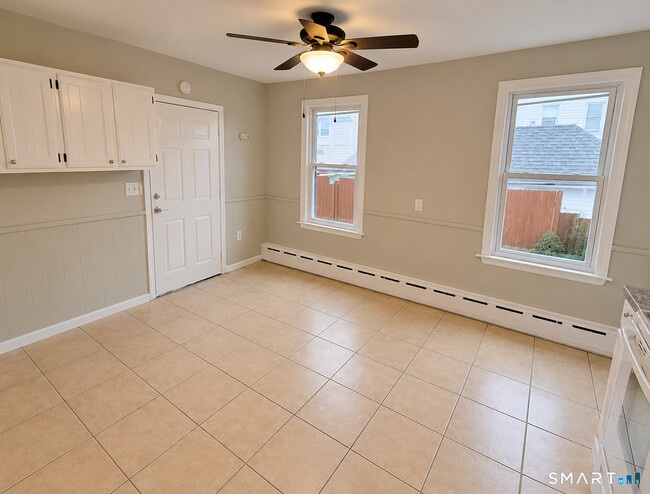 Photo - 17 N Spring St Unit 1