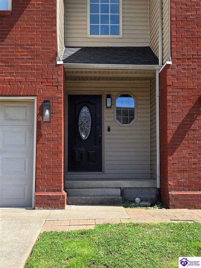 153 Twin Lakes Dr