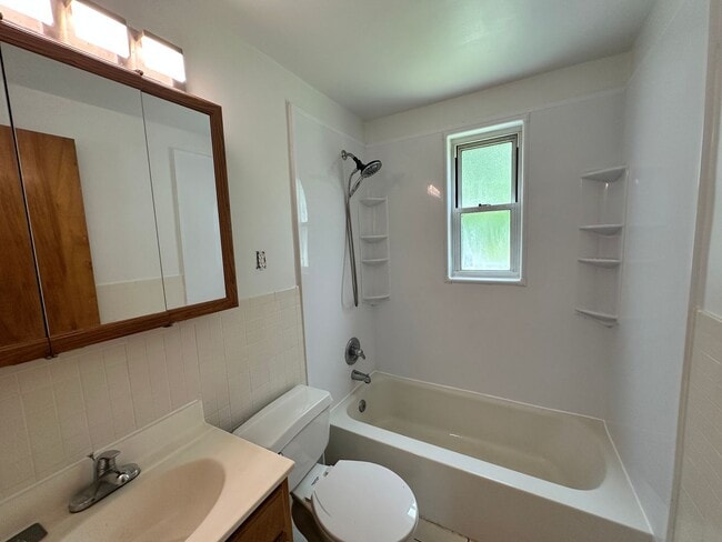 Photo - Homestead / Munhall - 2+ BR Single Family ...