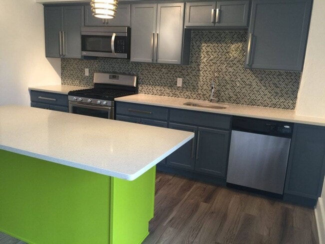 Photo - Modern 4 Bedroom, 2 Bathroom Rental in Sou...