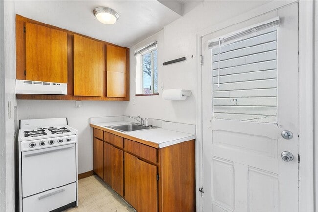 Photo - 3249 Encinal Ave Unit 3249 Encinal Ave #B - LU